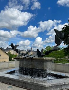La fontaine aux colombes | Plateau du Saint-Esprit | Rita Besch
